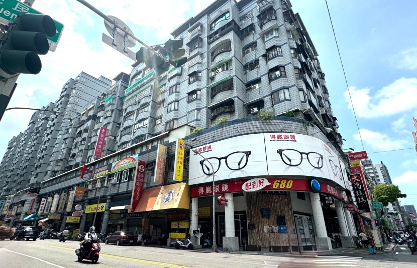 大順建工商圈三角窗大店面